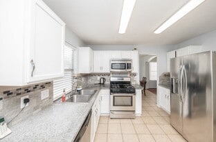 8231 Chelsea Bend Ct in Houston, TX - Building Photo