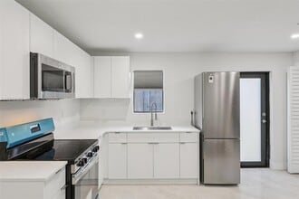 17003 SW 107th Pl in Miami, FL - Building Photo - Building Photo