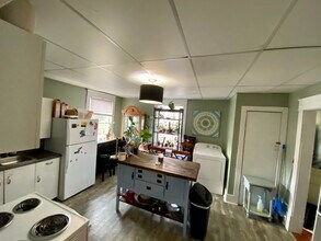 812 Marshall Ave SW, Unit Apartment B in Roanoke, VA - Foto de edificio - Building Photo