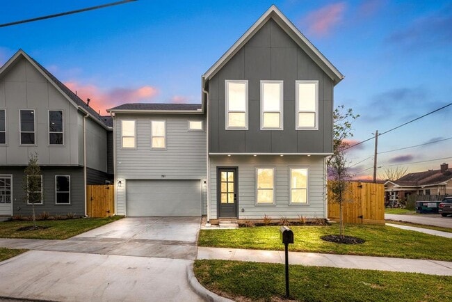 751 Dumble St in Houston, TX - Foto de edificio - Building Photo