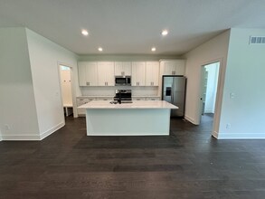 1617 SW Hedgewood Ln in Lee's Summit, MO - Building Photo - Building Photo