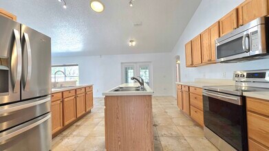 1699 Landfair Ave in Deltona, FL - Foto de edificio - Building Photo