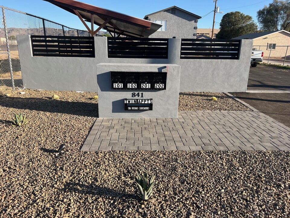 841 E Roeser Rd, Unit 201 in Phoenix, AZ - Foto de edificio