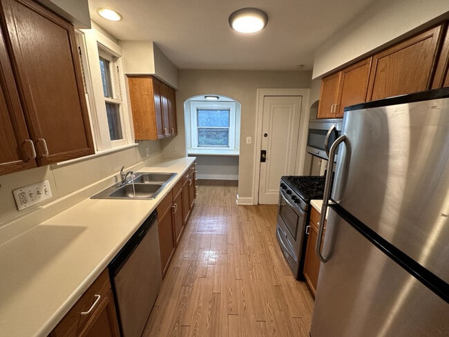 260 Spencer St, Unit B