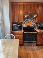 10306 Mockingbird Pond Ct in Burke, VA - Building Photo - Building Photo