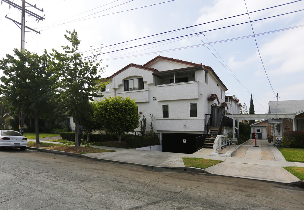 714 E Elk Ave in Glendale, CA - Building Photo