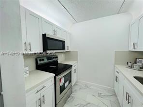 8260 SW 210th St, Unit # 220 in Cutler Bay, FL - Building Photo