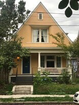 110 NE Monroe St in Portland, OR - Building Photo