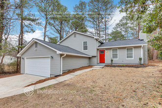 1122 Holly Hills Dr SW in Lilburn, GA - Building Photo - Building Photo