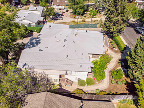 10345 Pinyon Ave in Tujunga, CA - Building Photo - Building Photo