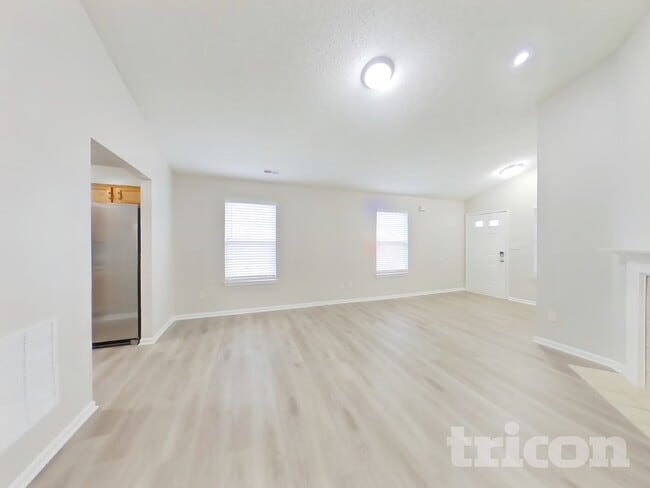 345 Bent Stream Ln in Brownsburg, IN - Building Photo - Building Photo