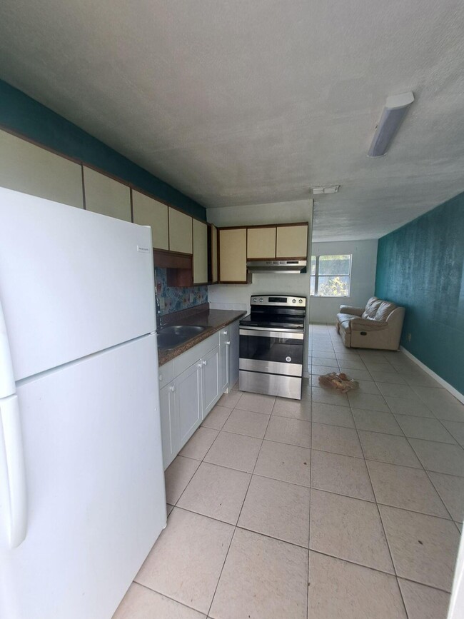 926 Fra-Mar Pl in Fort Pierce, FL - Building Photo - Building Photo