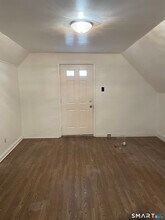 69 W Liberty St in Waterbury, CT - Building Photo - Building Photo