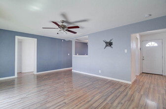 5657 N 39th Ave in Phoenix, AZ - Building Photo - Building Photo