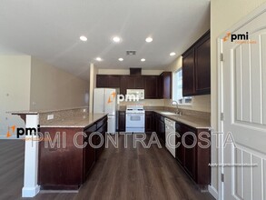 2486 El Fresco Dr in Bay Point, CA - Building Photo - Building Photo