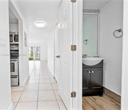 8650 SW 109th Ave in Miami, FL - Building Photo - Building Photo