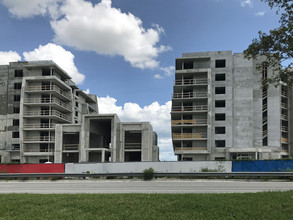 La Vida at Blue Lagoon in Miami, FL - Building Photo - Building Photo