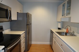 75 Clarendon St, Unit 407 in Boston, MA - Building Photo - Building Photo