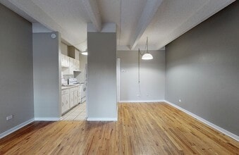 150 S Washington St in Denver, CO - Building Photo - Interior Photo