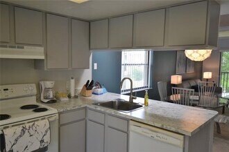 284 Woodlake Wynde in Oldsmar, FL - Building Photo - Building Photo