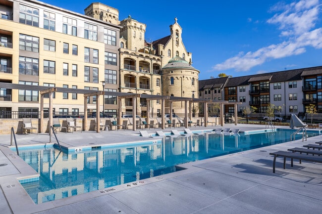 Caroline Heights Apartments