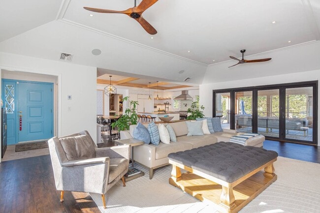 89 Pantigo Rd in East Hampton, NY - Building Photo - Building Photo