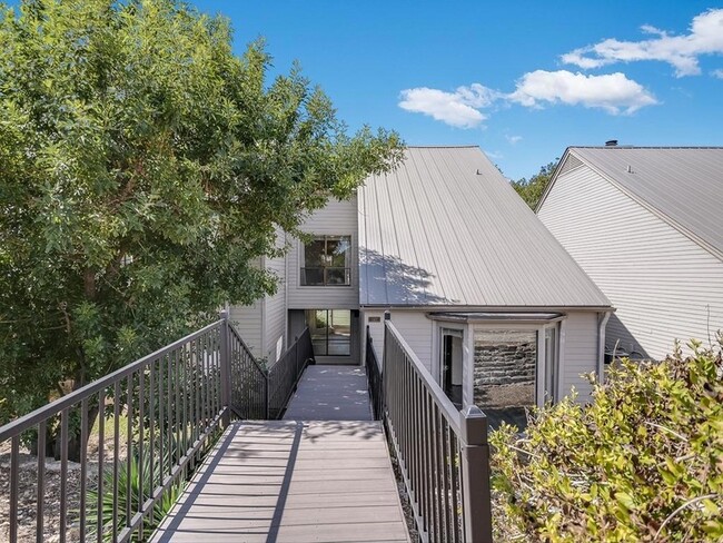 147 World of Tennis Sq in Lakeway, TX - Building Photo - Building Photo