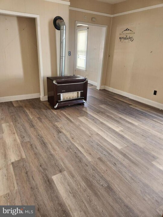 29 S F St in Keyser, WV - Foto de edificio