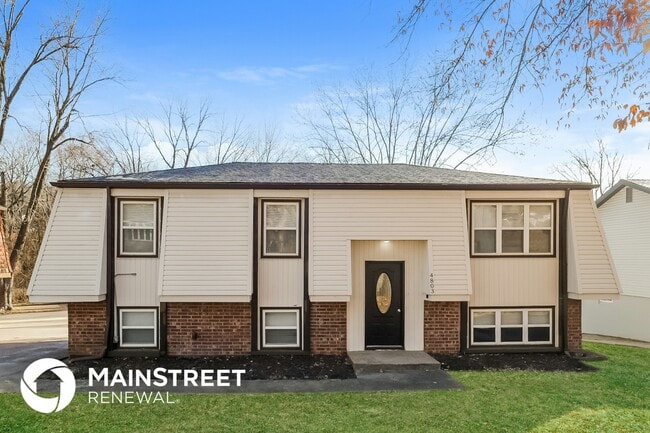 property at 4803 NW Woody Creek Ln