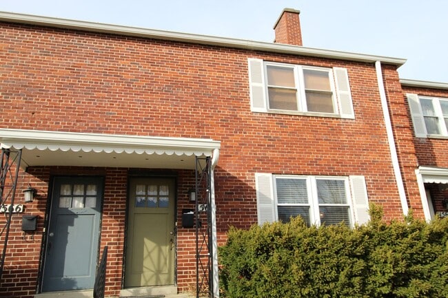 1562-1568-1568 Waltham Rd in Upper Arlington, OH - Foto de edificio - Building Photo