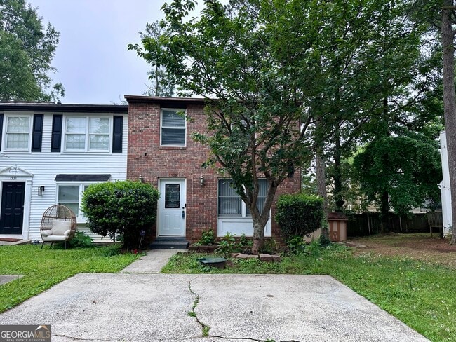 property at 1719 Cumberland Valley Dr SE