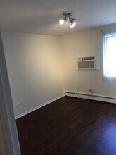 1285 Washington St, Unit #8 in Des Plaines, IL - Foto de edificio - Building Photo