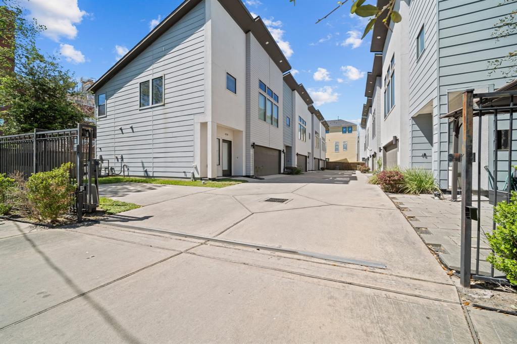 420 Drennan St in Houston, TX - Building Photo