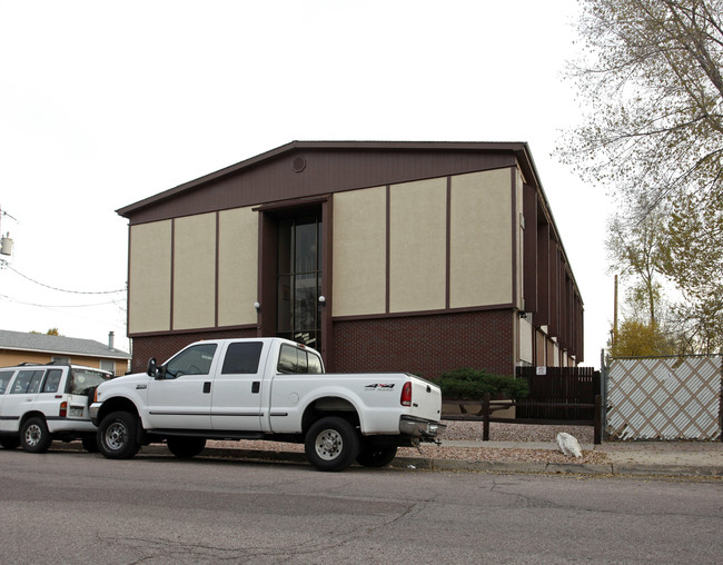 San Miguel East Apartments in Colorado Springs, CO - Foto de edificio - Building Photo