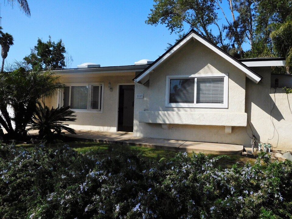 1857 Vicente Dr in San Luis Obispo, CA - Building Photo