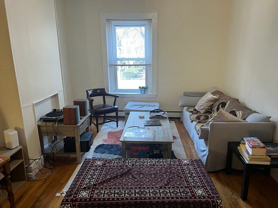 76 Fairmont St, Unit 1 in Cambridge, MA - Building Photo