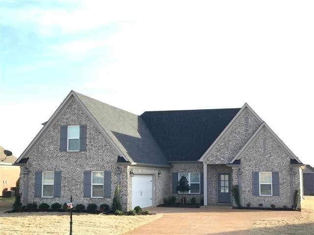 2627 Hill Valley Ln in Southaven, MS - Building Photo