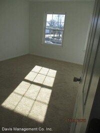 304 Maple Ave photo'