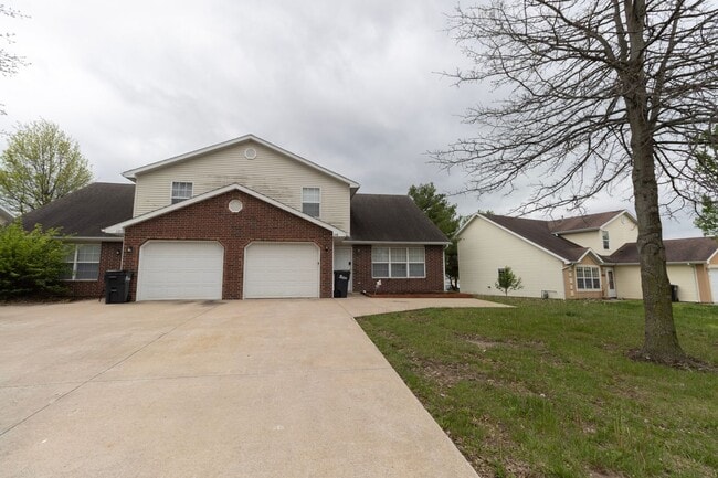 108-110-110 Elk Dr in Columbia, MO - Building Photo - Building Photo