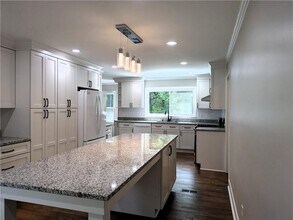220 Indian Hills Ct in Marietta, GA - Building Photo - Building Photo