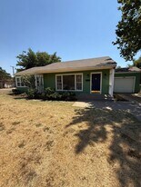 3201 30th St in Lubbock, TX - Building Photo