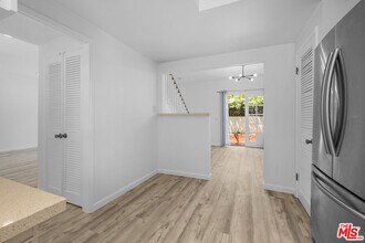 212 S Hamilton Dr in Beverly Hills, CA - Building Photo - Building Photo