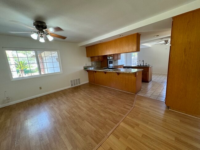 1725 Hillcrest Ln in Fallbrook, CA - Building Photo - Building Photo