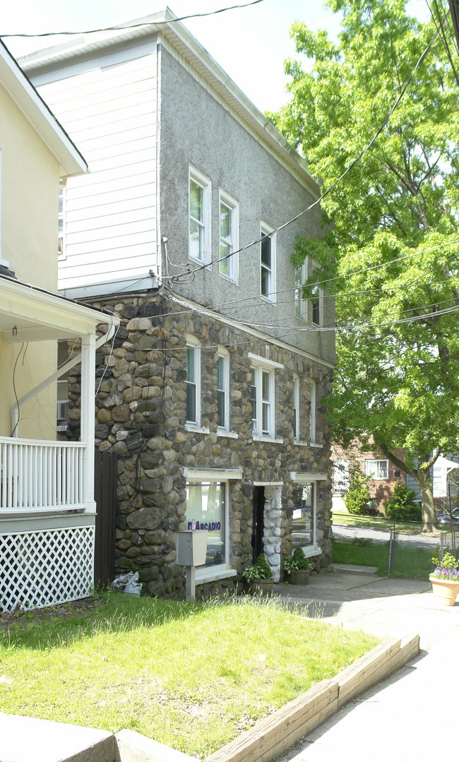 220 Battle Ave in White Plains, NY - Building Photo - Building Photo