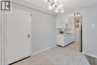 6635 Thornberry Crescent in Windsor, ON - Building Photo - Building Photo