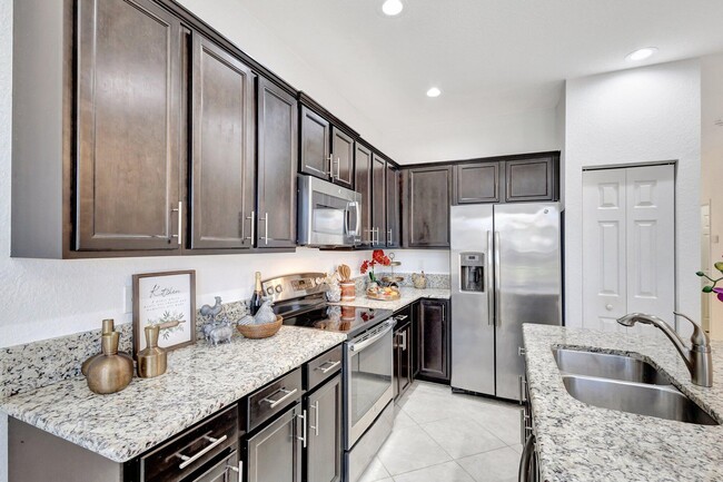 10139 Wellington Parc Dr in Wellington, FL - Foto de edificio - Building Photo