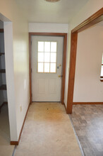 17124 Truetown Rd, Unit AptB in Millfield, OH - Building Photo - Building Photo