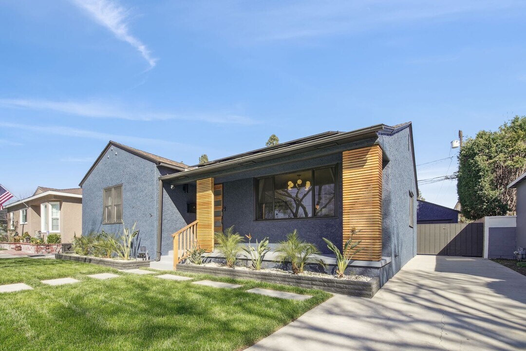 3442 Lees Ave in Long Beach, CA - Building Photo