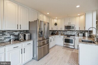 1855 Creekview Ln in Jamison, PA - Building Photo - Building Photo