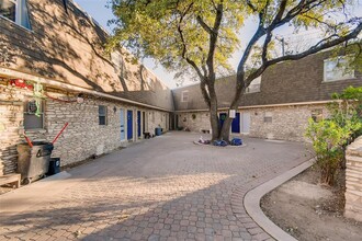 8507 Kromer St in Austin, TX - Building Photo - Building Photo